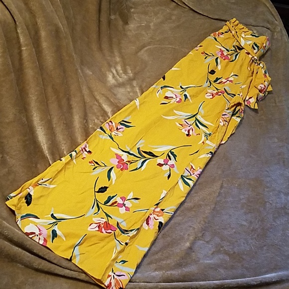 Forever 21 Pants - Wide Leg Pant from Forever 21 Size M--NWT